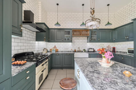 1306375-1-6859918...