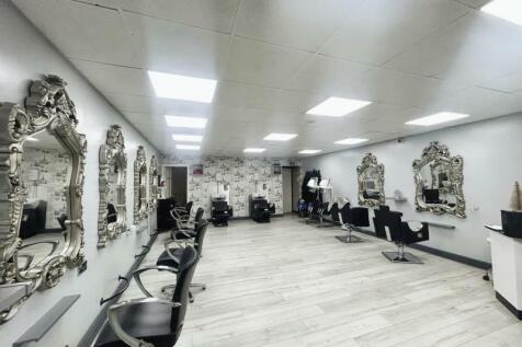 Retail Property (high street) to rent Image 7