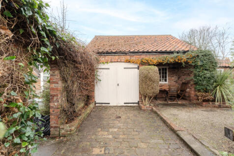 2 Langton Road (Exterior) (2 of 5)