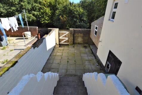 Greys Crescent, Tir-y-berth, Hengoed photo 4