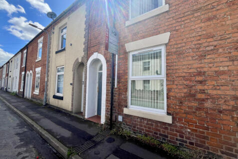 2 bed terraced house to rent Cooperative Street, 