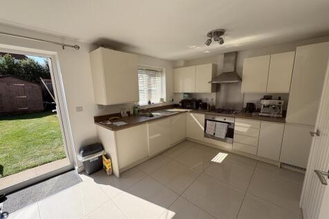 3 bedroom Semi Detached House in Brick Kiln Lane, Ashby-De-La-Zouch photo 4