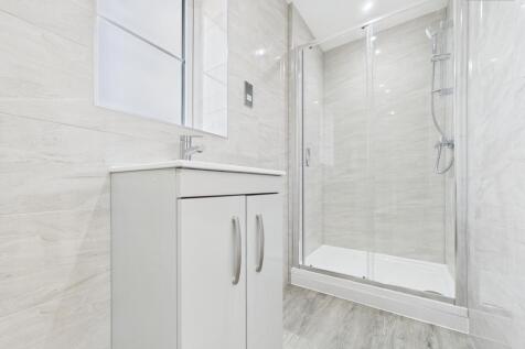 En-Suite To Master Bedroom