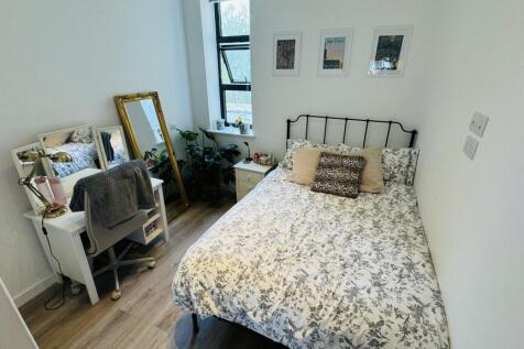 Balham High Road, Wandsworth, London photo 5