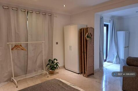 Kilwinning Drive, Milton Keynes, MK10 photo 5