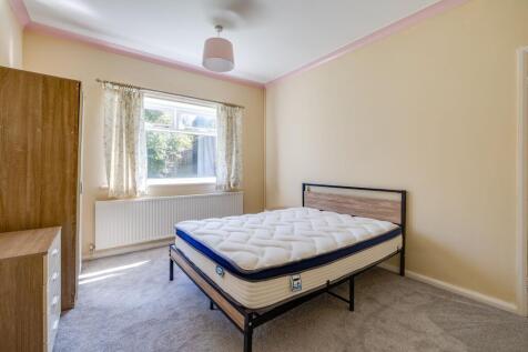 St. Christophers Close, Upton, CH2 photo 3