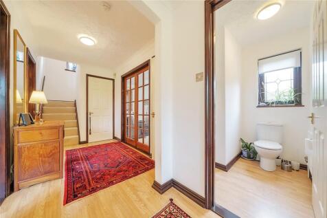 All Saints Close, Wokingham, Berkshire, RG40 photo 3