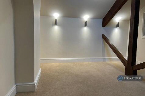 Mezzanine East Bedroom