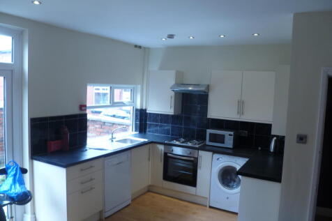 5-bed house on  Hathersage Road,Longsight,Manchester,M13, £758/mo