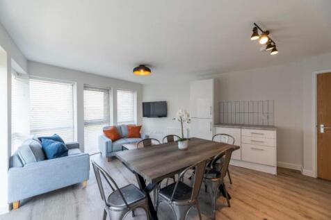 1FSF8 - Living Area