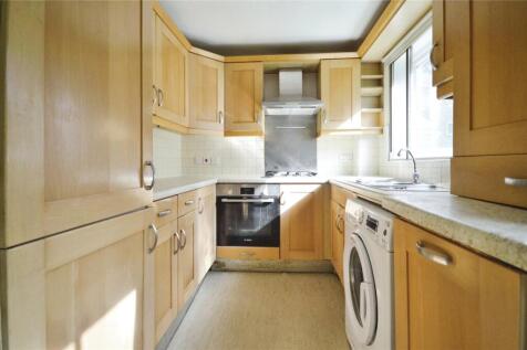 Priory Close, Walton-on-thames, Surrey, KT12 photo 4