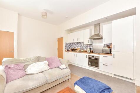 Lounge/Kitchen