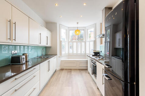 IPSE2 - Upper Maisonette Flat, 48 Upcerne Road.jpg