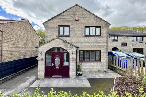 EXTERNAL FRONT, GARAGE AND DRIVEWAY