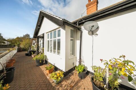 34 Thorpe Lea Rd, side