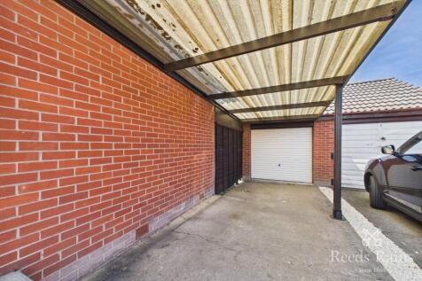 Car Port &amp; Garage