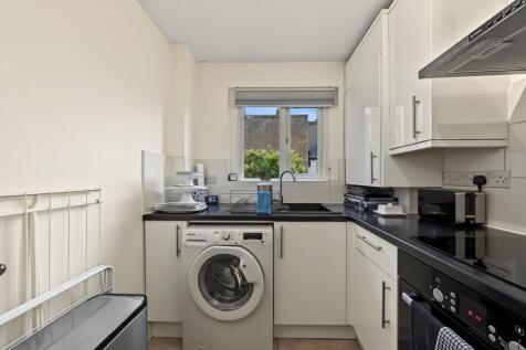 16 Almington Street, London, N4 photo 4