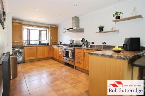 OPEN PLAN FITTED KITCHEN / BREAKFAST ROOM