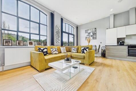 3fcfcbd8-CAM01085...