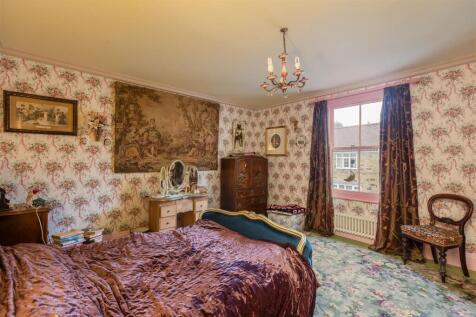 Piercy End 44 Bedroom 1-1.jpg