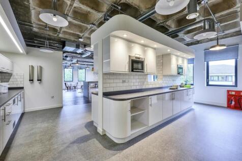 2500 The CrescentKitchenette.jpg