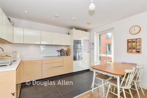 Lounge/Diner/Kitchen