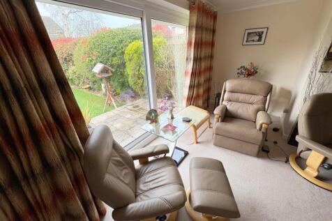 Extended lounge area.jpg