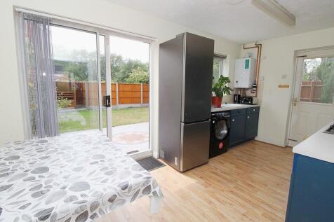 Ajax Close, Waterside, Rugby photo 5