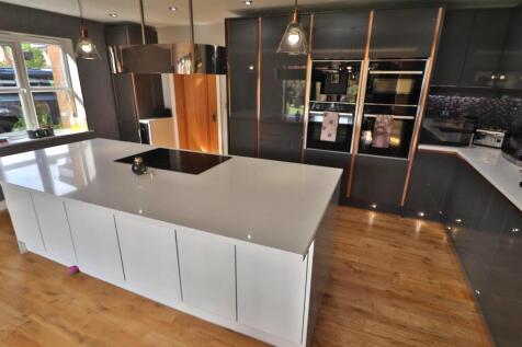 OPEN PLAN KITCHEN/DINING/FAMILY ROOM