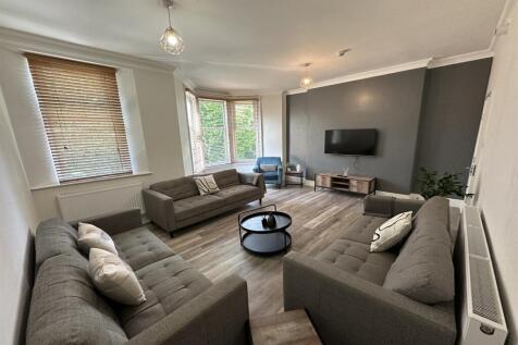 7-bed house on 114 Whitham Road, Broomhill, S10, £3,852/mo