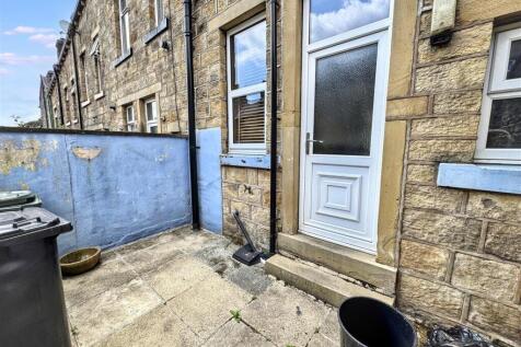 Edensor Road, Keighley, BD21 2LS photo 4