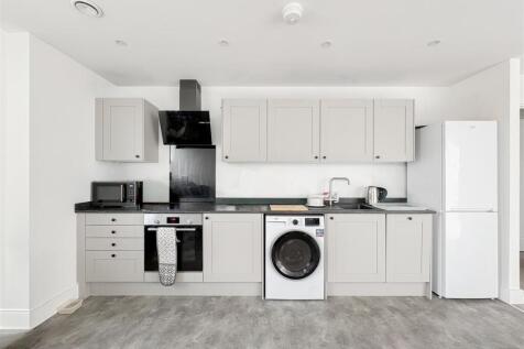Living Room / Kitchen