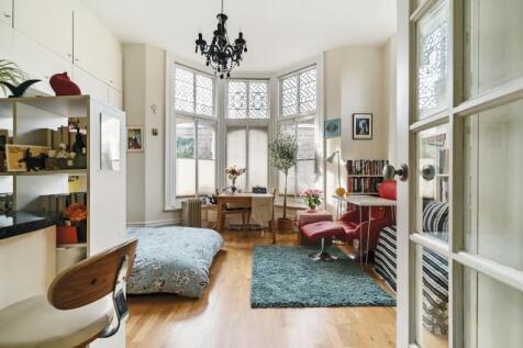 Reception Room/Bedro