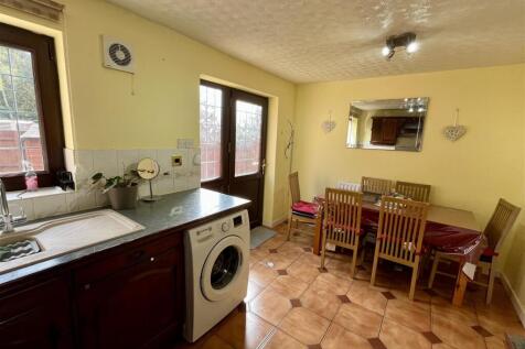 Banstead Close, Wolverhampton photo 5