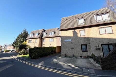 1-bed flat on Chalice Close, Ashley Cross, £1,050/mo