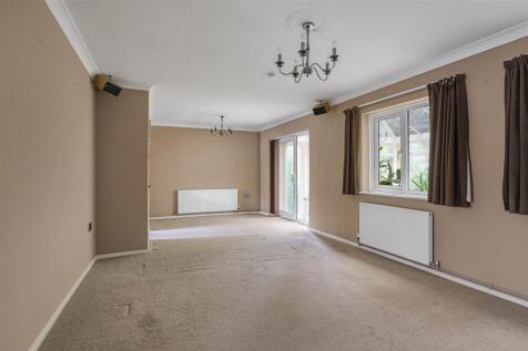Lounge / Dining Room