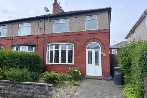 3-bed semi-detached on Newlands Avenue, Bowerham, Lancaster , £950/mo