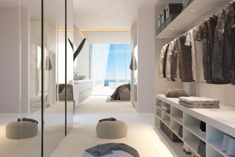 ensuite &amp; closet
