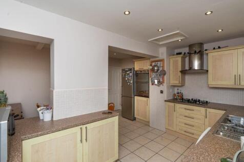 EXTENDED BREAKFAST KITCHEN