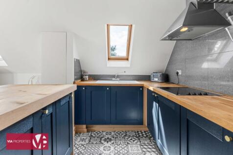 10 Portland Court Brocket Road Hoddesdon via properties estate l