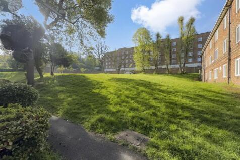 Flat 16, Bromleigh Court - 6Mu1yRpFwAEnyy0M0m3R.jp