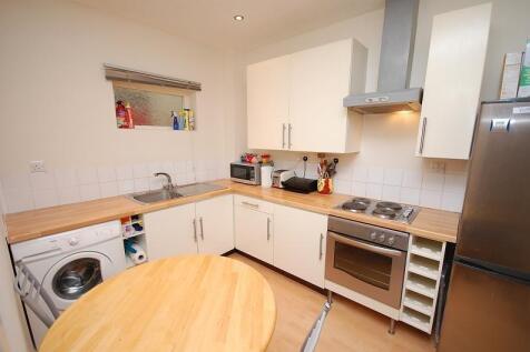 2-bed house on Old Ashby Road, Loughborough, £823/mo