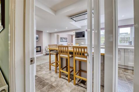 Holly RdD78_7910_HDR.jpg