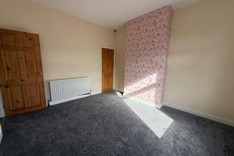 Spalton Road, Parkgate, Rotherham S62 photo 5