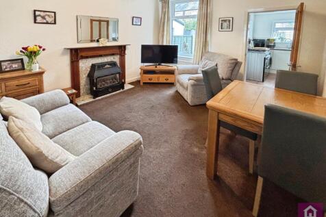 3 bed, 1 bath End of Terrace in Manchester - Photo 5