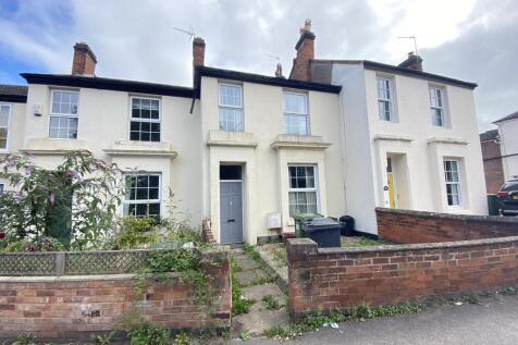4-bed terraced on 59 Tachbrook Road, Leamington Spa, £2,380/mo