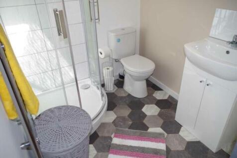 228 arw bathroom.jpeg