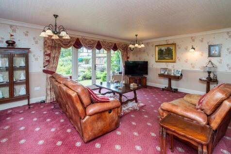 FAMILY/BILLIARD ROOM