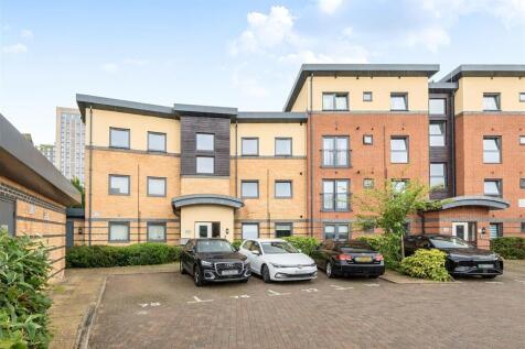 Fountain Court - Front 1.jpg