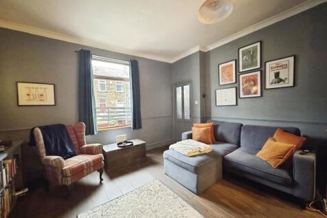 Cleckheaton, BD19 - property photo